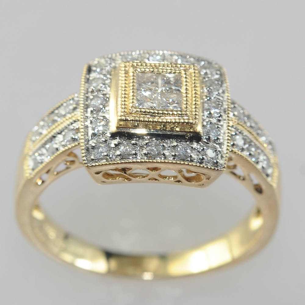 14K LADIES DIAMOND RING - Picture 2 of 3